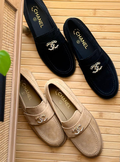 Chanel
AA Quality
𝗦𝗶𝘇𝗲 𝟯𝟲 𝘁𝗼 𝟰𝟭 
450 dhs🇦🇪🇦🇪

Zain303
♥️♥️♥️