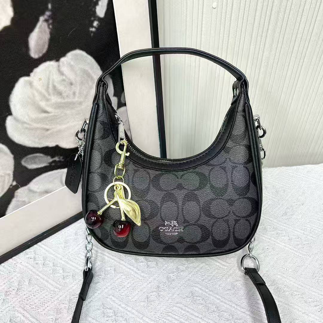 Coach
70 dhs💓

Zain232
♥️♥️♥️