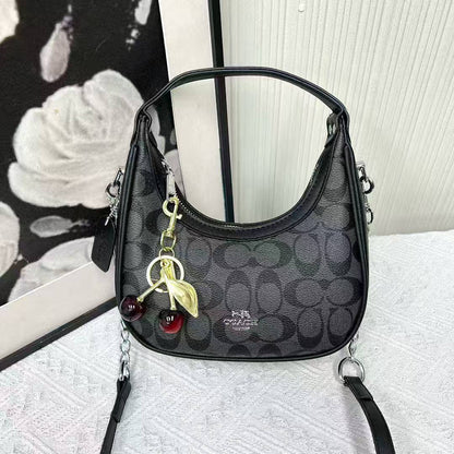 Coach
70 dhs💓

Zain232
♥️♥️♥️