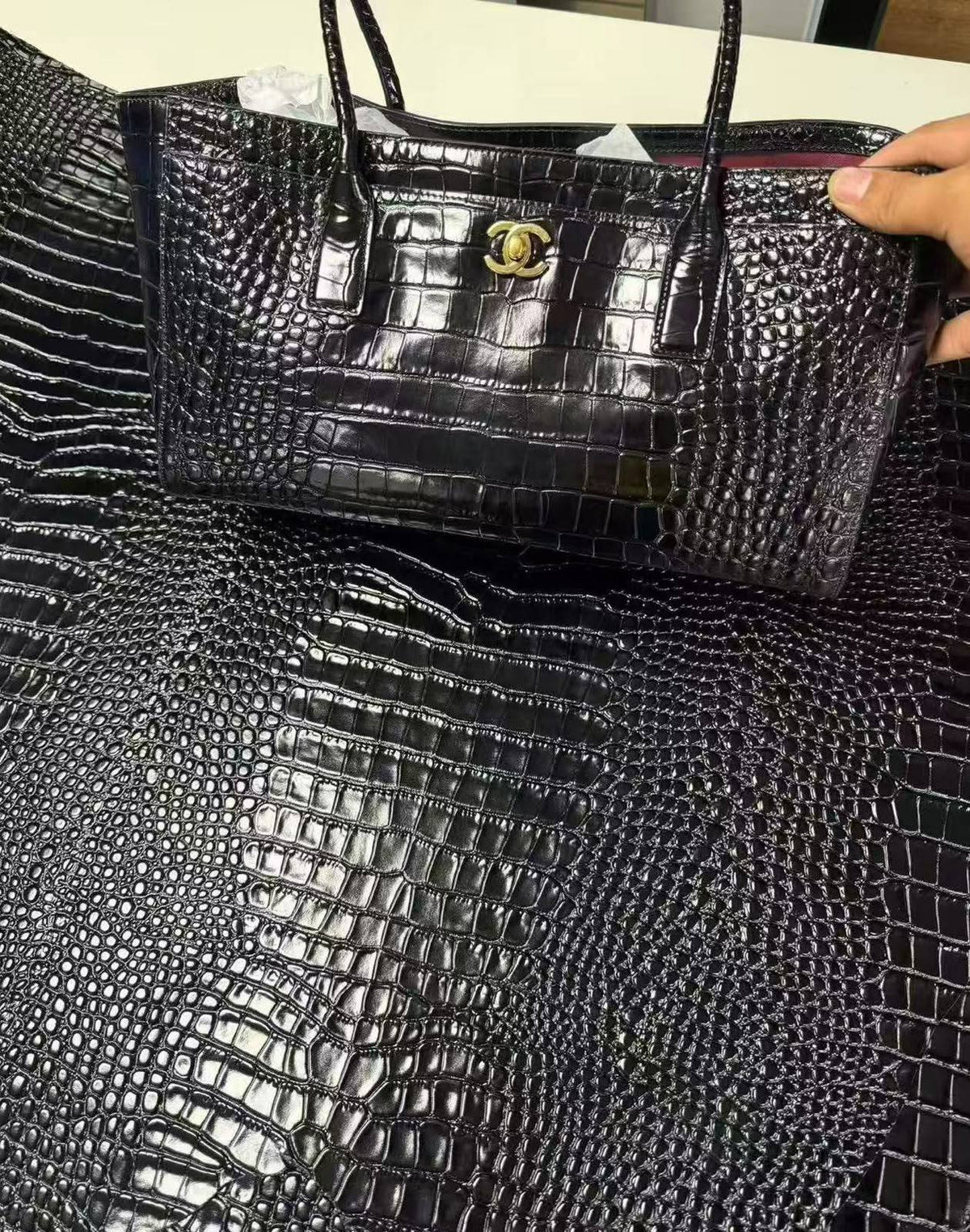Chanel
150 dhs🇦🇪🇦🇪

Zain132
♥️♥️♥️