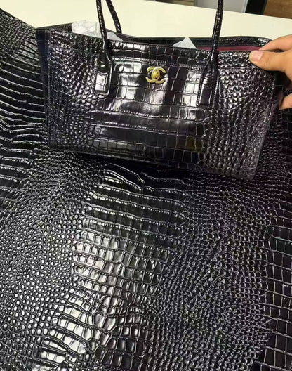 Chanel
150 dhs🇦🇪🇦🇪

Zain132
♥️♥️♥️