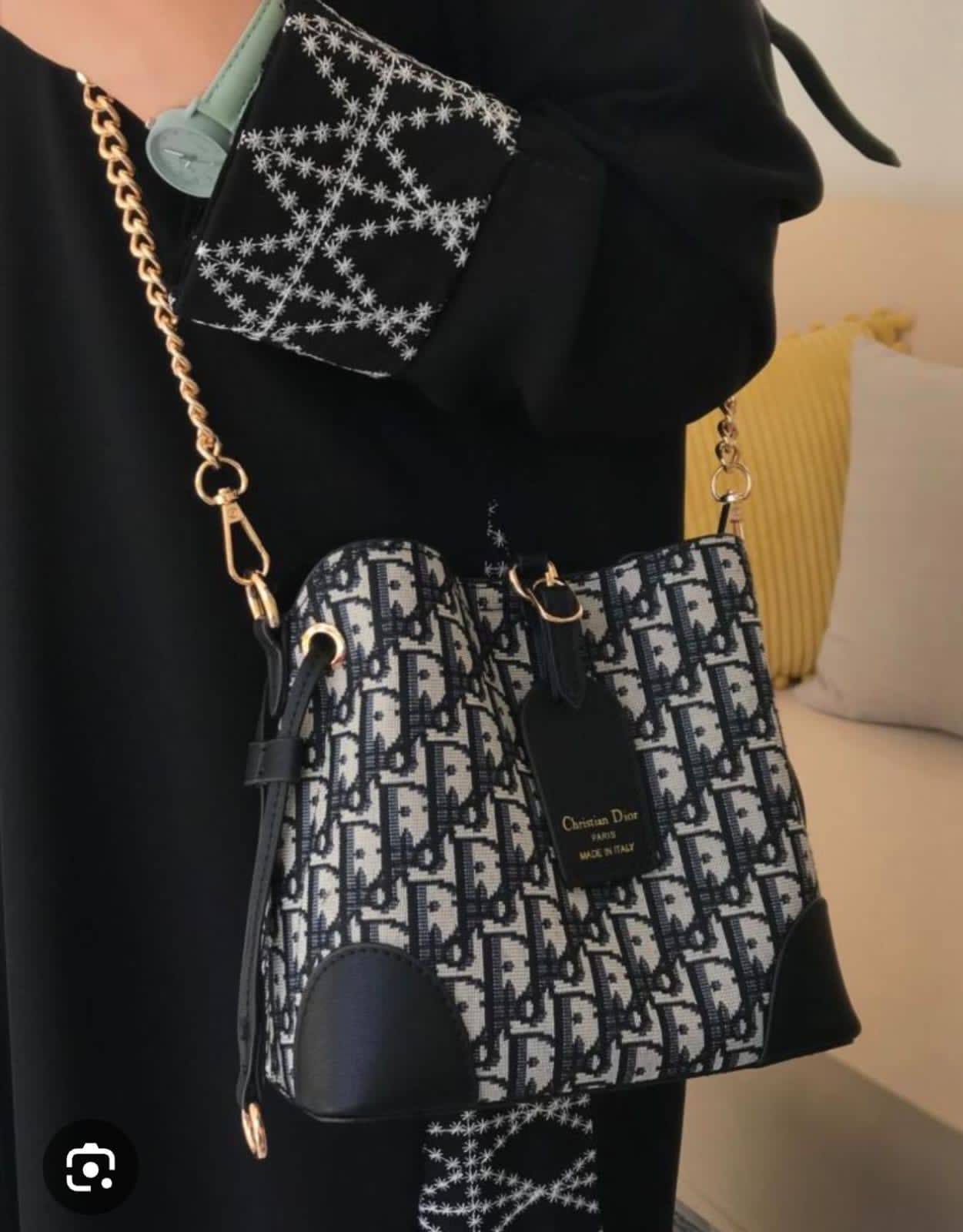 Bags
good quality
120 dhs🌺
SIZE 23 cm

Zain200
♥️♥️♥️