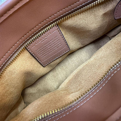 COACH 
HIGH QUALITY WITH BOX 
100 dhs🇦🇪🇦🇪

Zain295
♥️♥️♥️