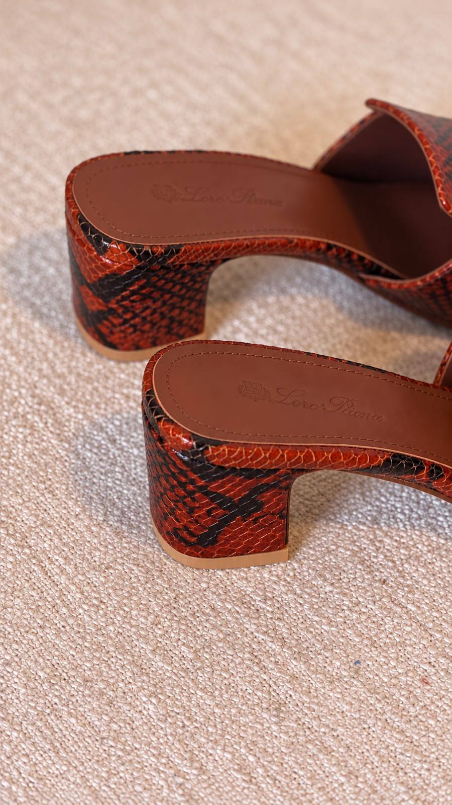 LORO PIANA 

QUALITY: SUPER MASTER 

SIZE:35 TO 42
560 dhs🇦🇪🇦🇪🇦🇪

Zain319
♥️♥️♥️