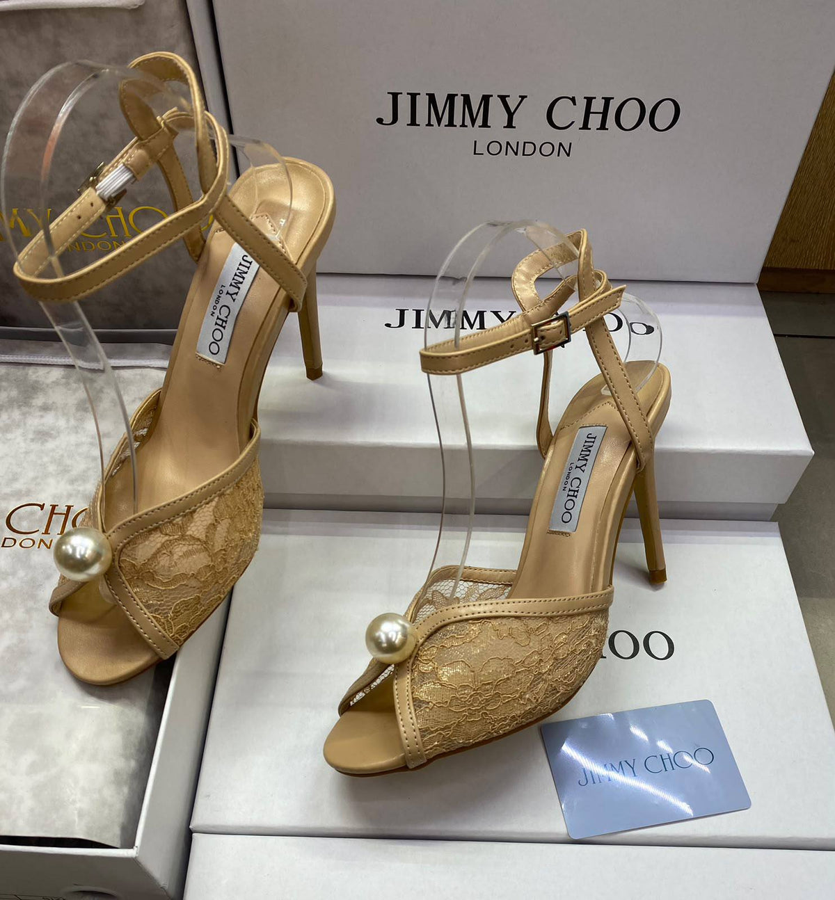 JIMMY CHOO 

High Heel 
10cm
New Arrived, 
Good Quality 

Size 36,37,38,39,40,41
110 dhs🇦🇪🇦🇪

Zain120
♥️♥️♥️