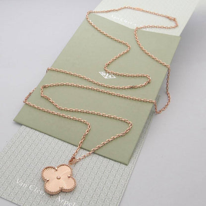 VCA 
LONG NECKLACE
70 DHS🇦🇪🇦🇪
WITH BOX AND PAPER BAG🛍️🎁

Zain89
♥️♥️♥️