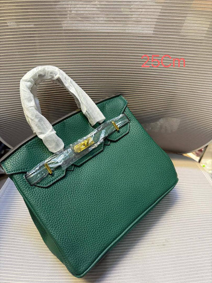 Prada - Chanel - Hermes
95 dhs✅
high quality25cm

Zain26
♥️♥️♥️