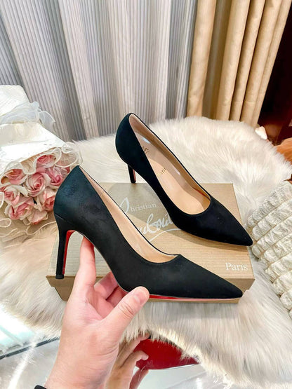 Loubotin Heels

Size 36-41
150 dhs🇦🇪🇦🇪

Zain183
♥️♥️♥️