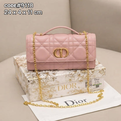 Dior
ᴄᴀʀᴏ ᴅɪᴏʀ ғʟᴀᴘ ᴄʟᴜᴛᴄʜ
ɪɴ ᴛᴏᴘ ʜᴀɴᴅʟᴇ ʙᴀɢ
ʜᴀs ʟᴏɴɢ ɢᴏʟᴅ ᴄʜᴀɪɴ  sᴛʀᴀᴘ
ɪɴ ᴛᴡɪsᴛ ʟᴏɢᴏ ʟᴏᴄᴋ 
sɪᴢᴇ: 24 cm
ᴡɪᴛʜ BOX

75 dhs🇦🇪🇦🇪

Zain31
♥️♥️♥️