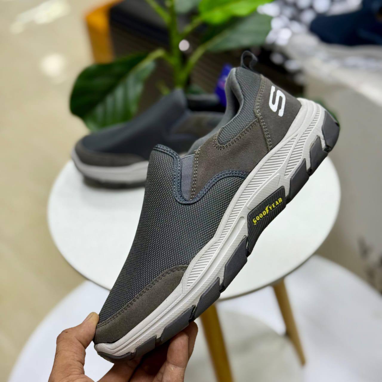S - Goodyear
New come 
Size 40 to 45

Zain27
♥️♥️♥️