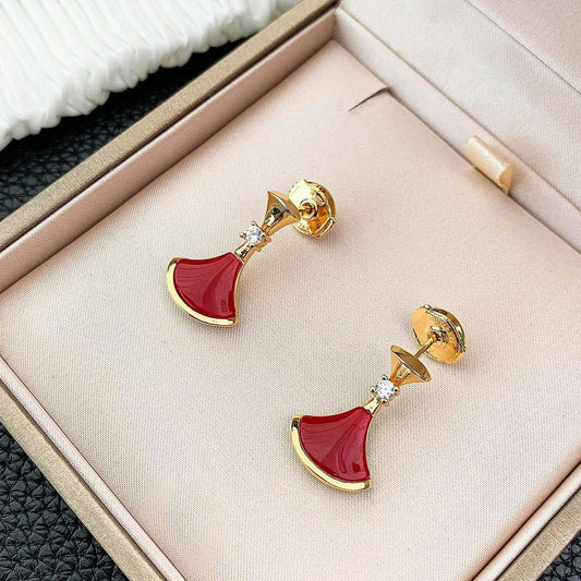 BVLGARI ❤️‍🔥*
Earring 🍁
Master quality 💯
With normal boxes 📦 
60 dhs🇦🇪
With master box 🗃️ 
90 dhs🇦🇪

Zain216
♥️♥️♥️