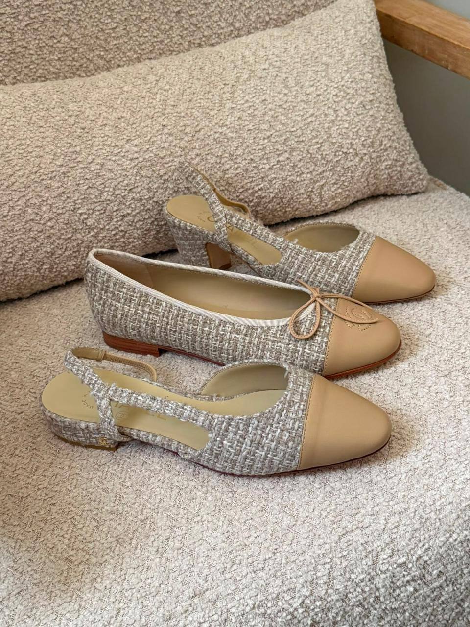 Chanel
✨ 𝐒𝐮𝐩𝐞𝐫 𝐌𝐚𝐬𝐭𝐞𝐫 𝐐𝐮𝐚𝐥𝐢𝐭𝐲
✨ 𝐀𝐯𝐚𝐢𝐥𝐚𝐛𝐥𝐞 𝐍𝐨𝐰
✨ 𝐒𝐢𝐳𝐞𝐬: 𝟑𝟔 — 𝟒𝟏
450 dhs🇦🇪🇦🇪

Zain298
♥️♥️♥️