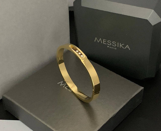 Messika Bangle
75 dhs🪙💚

Zain89
♥️♥️♥️