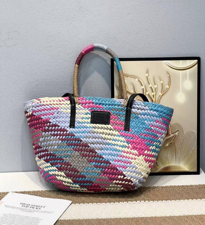 LOEWE 
BEACH BAG 
 GOOD QUALITY
110 dhs✅

Zain39
♥️♥️♥️