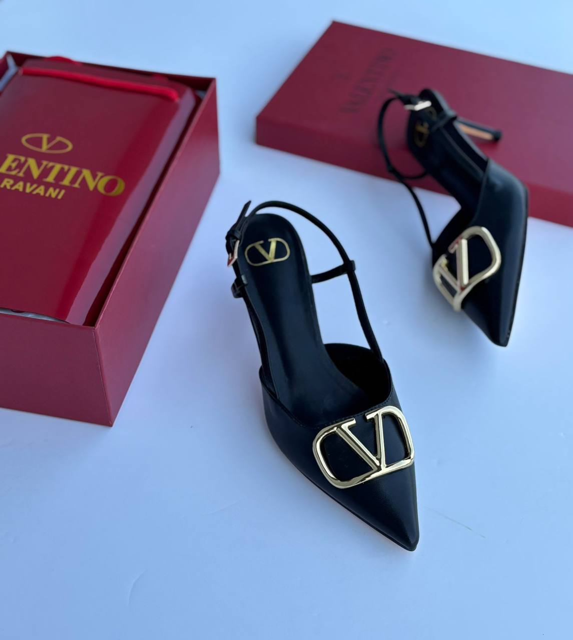 Valentino 
120 dhs🇦🇪
Size 36-42

Zain55
♥️♥️♥️