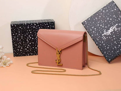 YSL 
GOOD QUALITY 
WITH BOX
🎁🎁🎁

100 dhs✅
SIZE: 22cm

Zain39
♥️♥️♥️