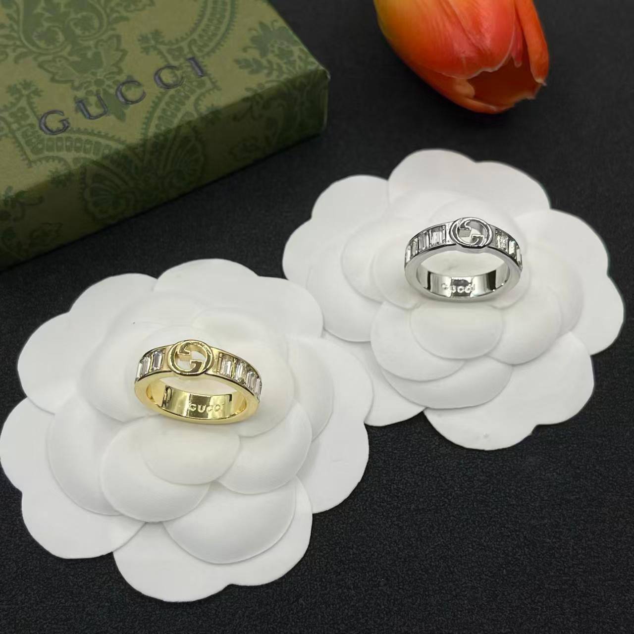 Gucci❤️‍🔥*
Ring 💍 size 👇
6,7,8,9
Master quality 💯

With normal boxes 📦 
45 dhs🪙💚

With master box 🗃️ 
60 dhs🪙💚

Zain216
♥️♥️♥️