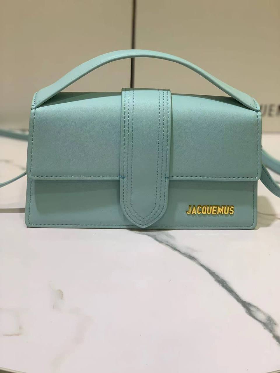 Jacquemus
Master
240 dhs✅

Zain131
♥️♥️♥️