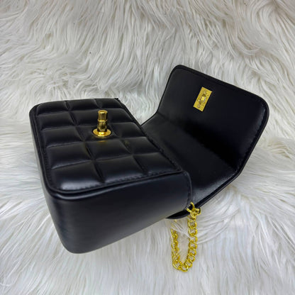 Chanel
With box 
85 dhs💓

Zain50
♥️♥️♥️
