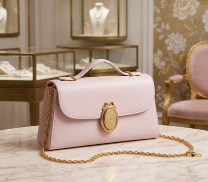 Dior

110 dhs
With box

Zain148
♥️♥️♥️