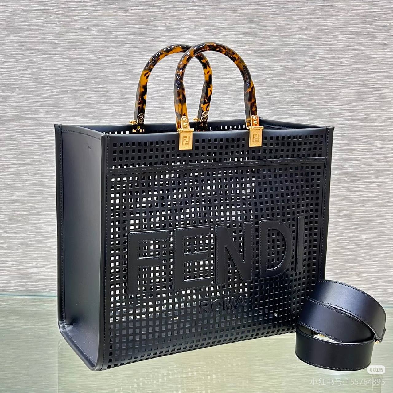 Fendi
Master🌺🌺
330 dhs✅

Zain10
♥️♥️♥️
