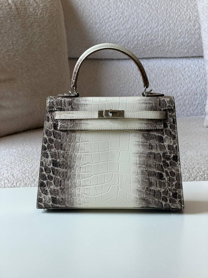 Hermes
kelly croc 25cm💕master quality😍with box❤️
750 dhs✅

Zain51
♥️♥️♥️