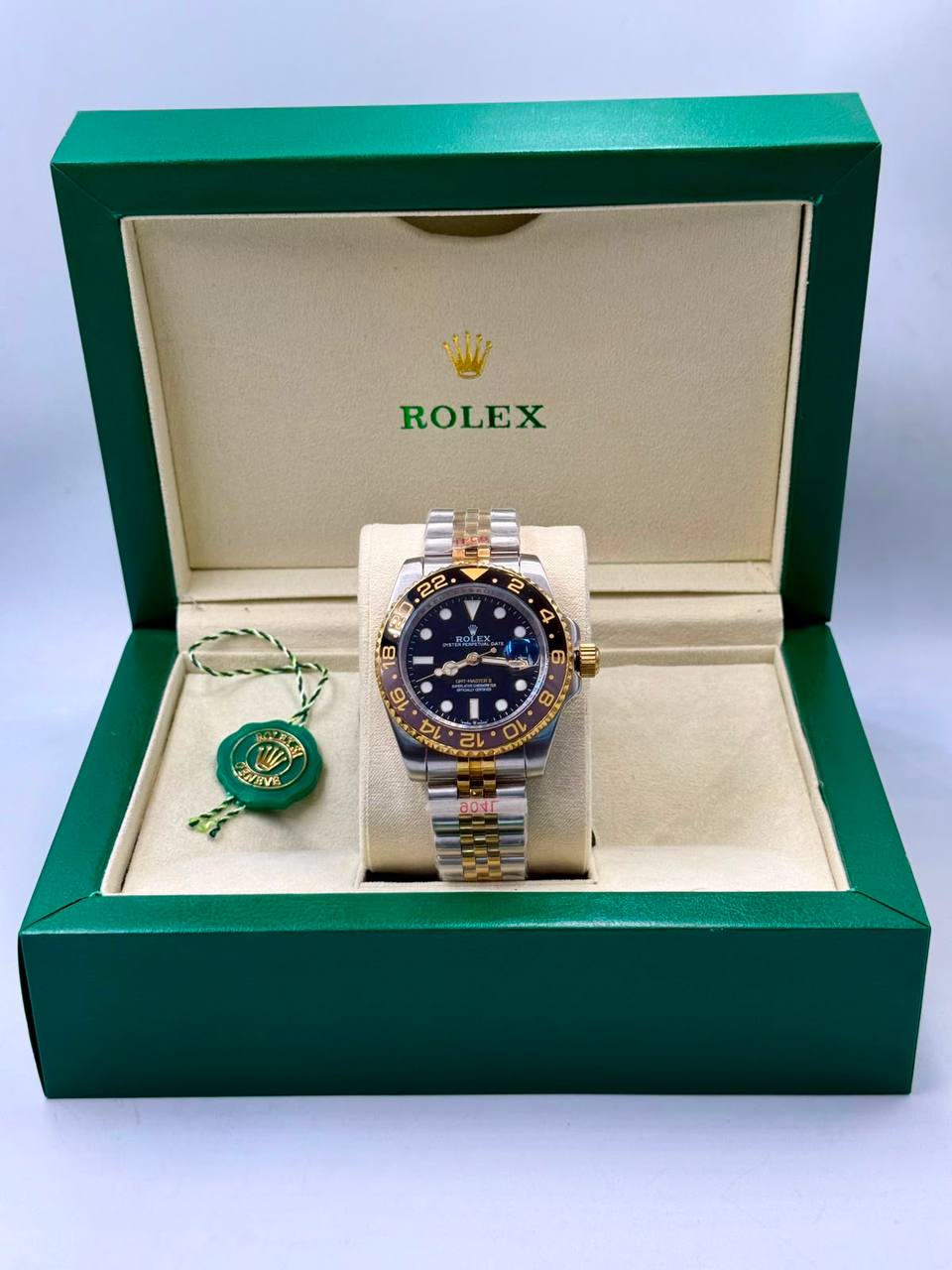 Rolex Men Master quality
*Automatic*
240 dhs✅

Zain08
♥️♥️♥️