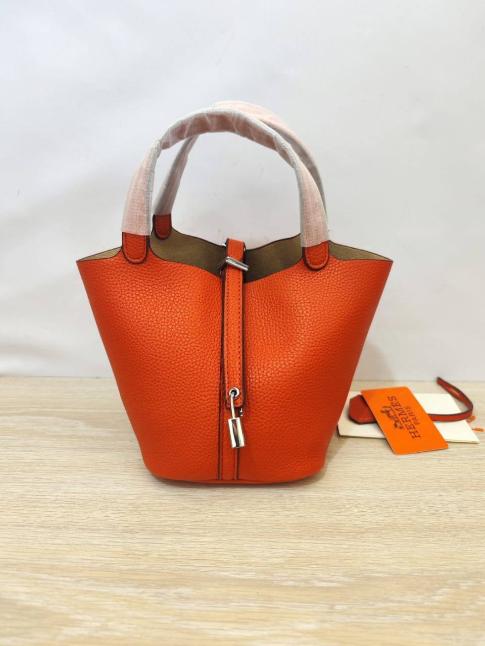 Hermes
90 dhs✅
high quality 

With box
🎁🎁🎁

Zain26
♥️♥️♥️