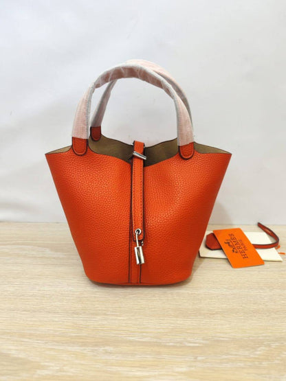 Hermes
90 dhs✅
high quality 

With box
🎁🎁🎁

Zain26
♥️♥️♥️