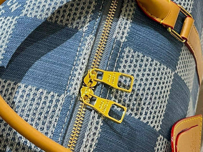 LV

TRAVELLING BAG COPY ONE 

SPECIAL OFFER ONLY 

125 dhs🪙🌨️
⛔️

Zain39
♥️♥️♥️