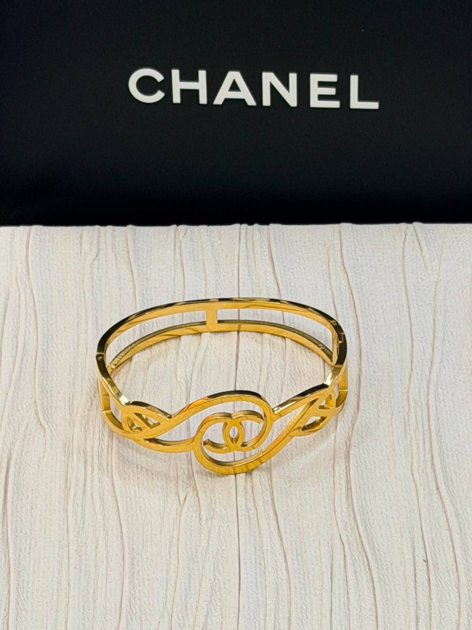 Stainless steel🍁 

Bangle ✨

 Non turnish💕

20 dhs🇦🇪🇦🇪

Zain263
♥️♥️♥️