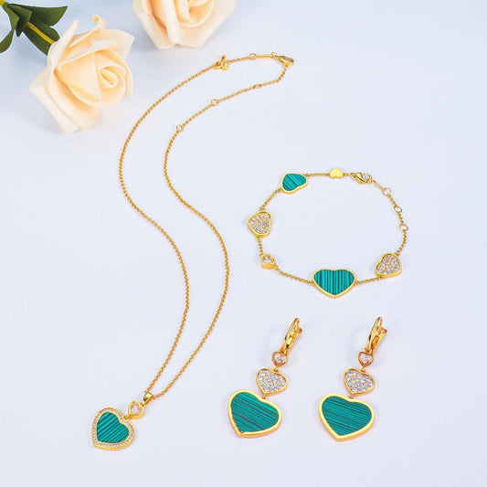 CHOPARD Set 💫✨
    _*NECKLACE*_📿
    _*EARRING*_💎
   _*BRACELET*_
230 dhs✅
         _*WITH*_
     _*Normal Box*_📦

Zain89
♥️♥️♥️