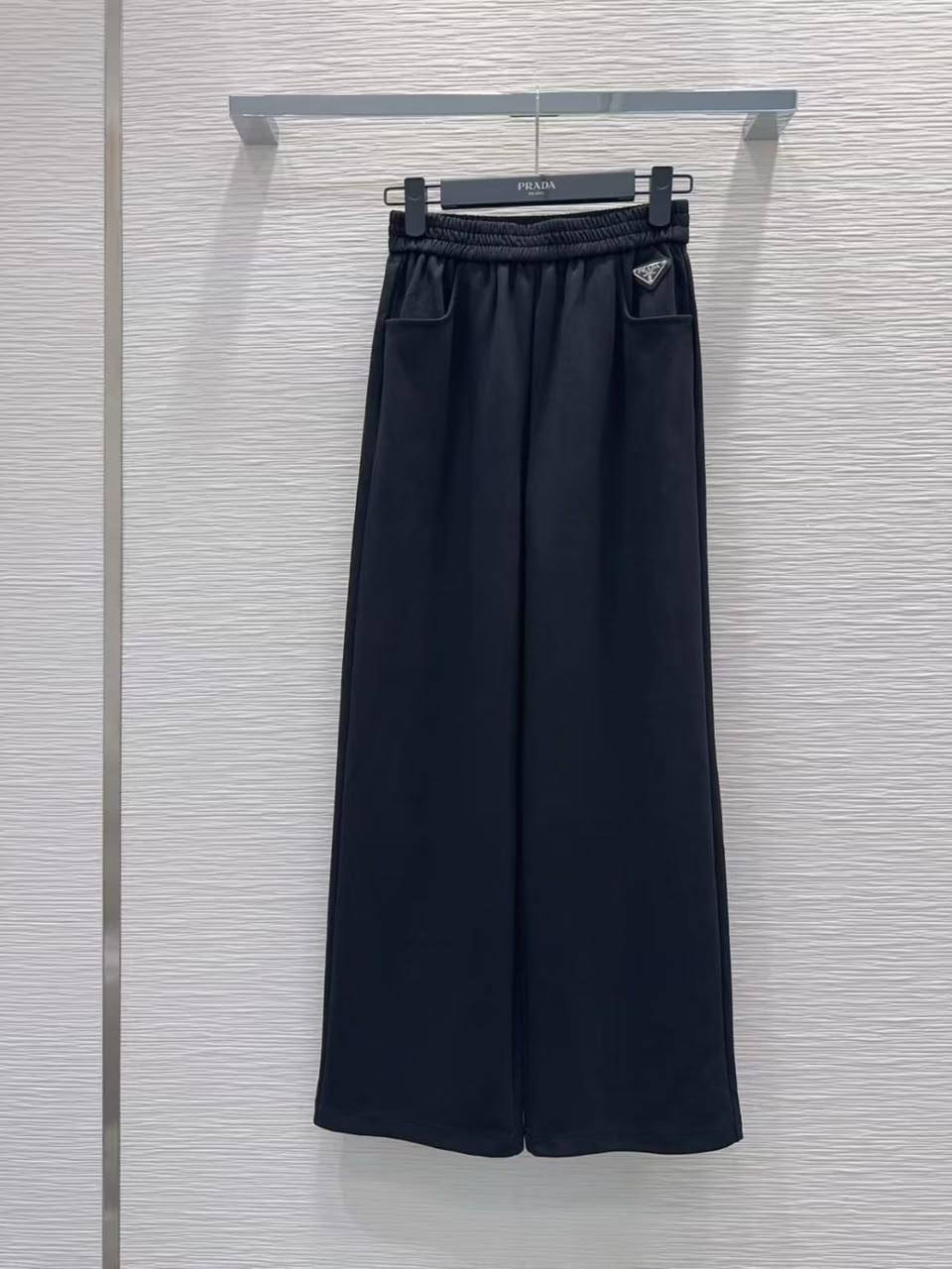 PRADA

Super Master quality

Sizes: S M L
430 dhs🇦🇪🇦🇪

Zain308
♥️♥️♥️