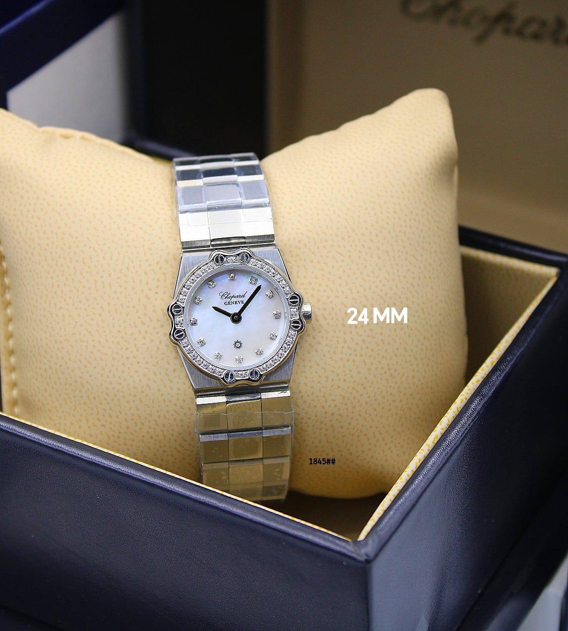 CHOPARD St. Moritz watch*
*24 MM LADY*
*STONE 320 AED*
*WITHOUT STONE 
410 dhs✅

Zain304
♥️♥️♥️