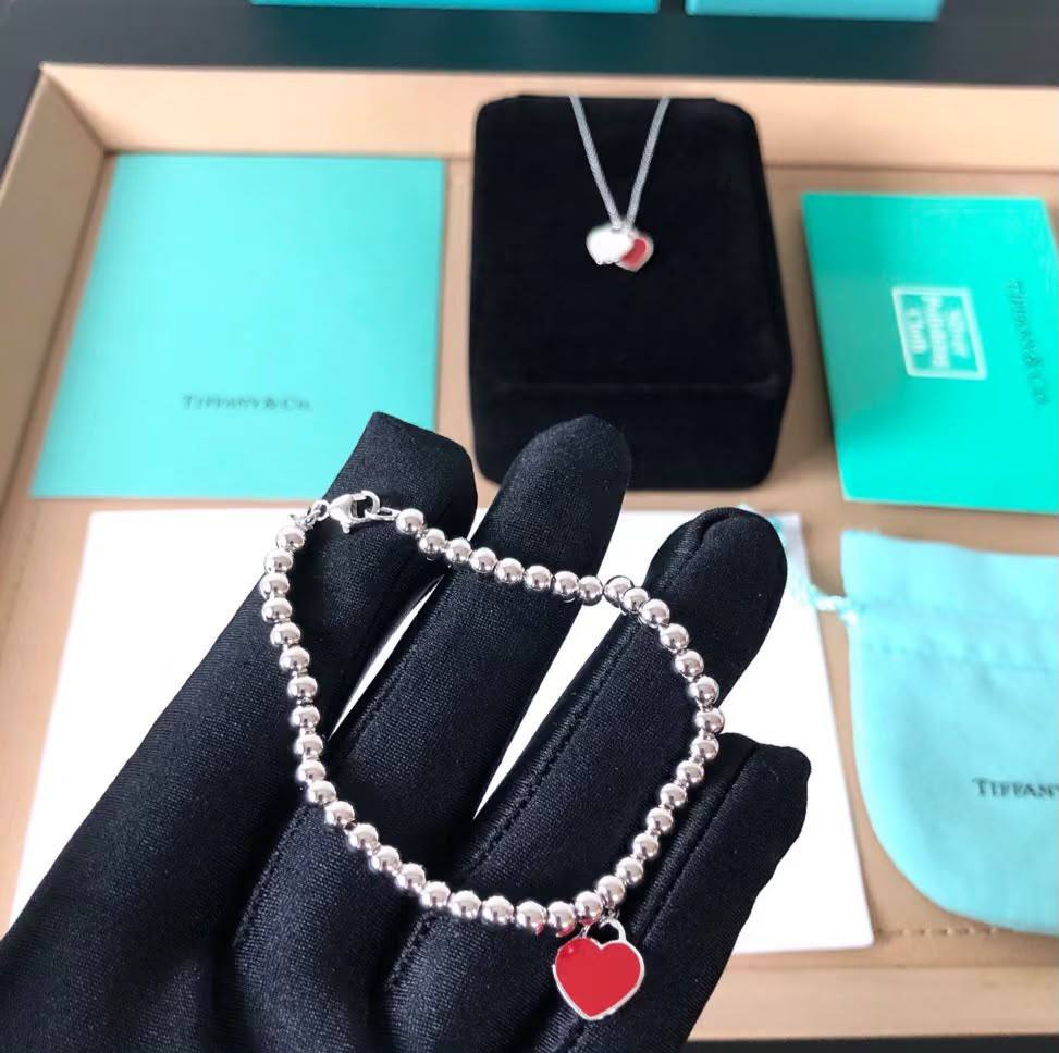 Tiffany Bracelet 🎀
Master Quality 

*45* AED normal box 📦 
*80* AED with Original box 🗃️

Zain48
♥️♥️♥️