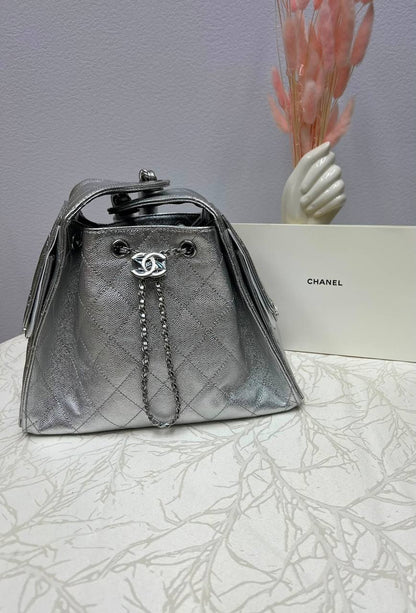 CHANEL HOBO 💕💕💕
Super master quality 🔥🔥💯
25cm Available 💫💫💫
With full packaging 🎁
For Price 👇 WhatsApp✅
0568585901 
0507557372
0552275751 Owner Zain 👌

Zain252
♥️♥️♥️