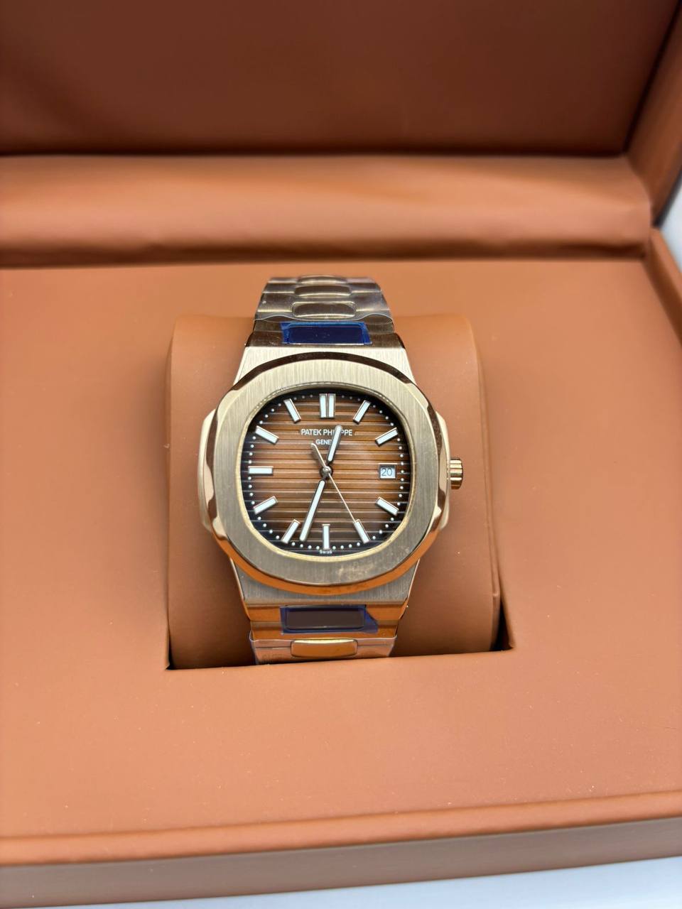 PETEK PHILIPPE
_*MEN *_
_MASTER QUALITY_

280 dhs🪙🌨️

___ With box
🎁🎁🎁

Zain108
♥️♥️♥️