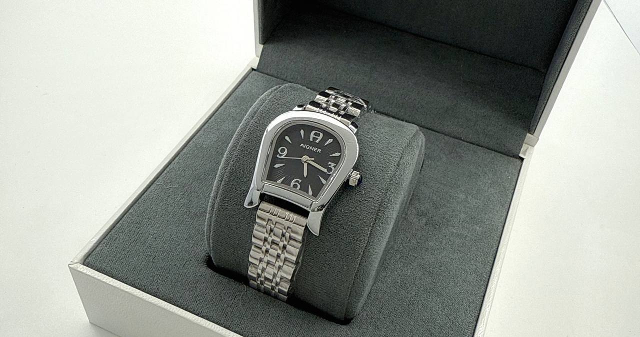 New ladies watch’s
60 dhs🪙💚

Zain45
♥️♥️♥️