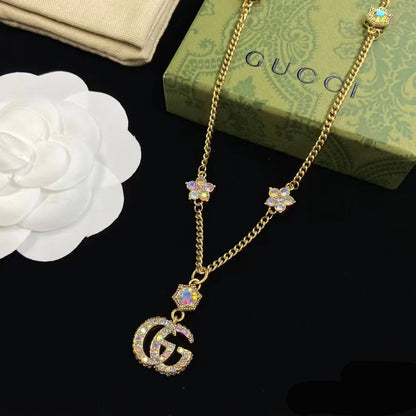 GUCCI 
Necklace ⭐️
Earring🍁
Master quality 💯
With normal boxes 📦 
85 dhs🇦🇪🇦🇪


With master box 🗃️ 
105 dhs🇦🇪🇦🇪

Zain216
♥️♥️