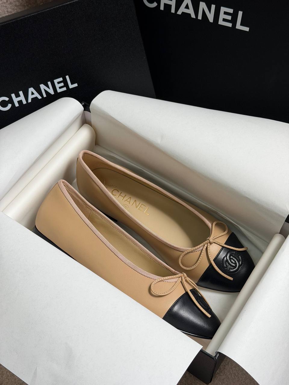 Chanel 
𝑨𝑨𝑨 𝑸𝒖𝒂𝒍𝒊𝒕𝒚
𝑺𝒊𝒛𝒆 𝟑𝟔 𝒕𝒐 𝟒2 
450 dhs✅

Zain81
♥️♥️♥️