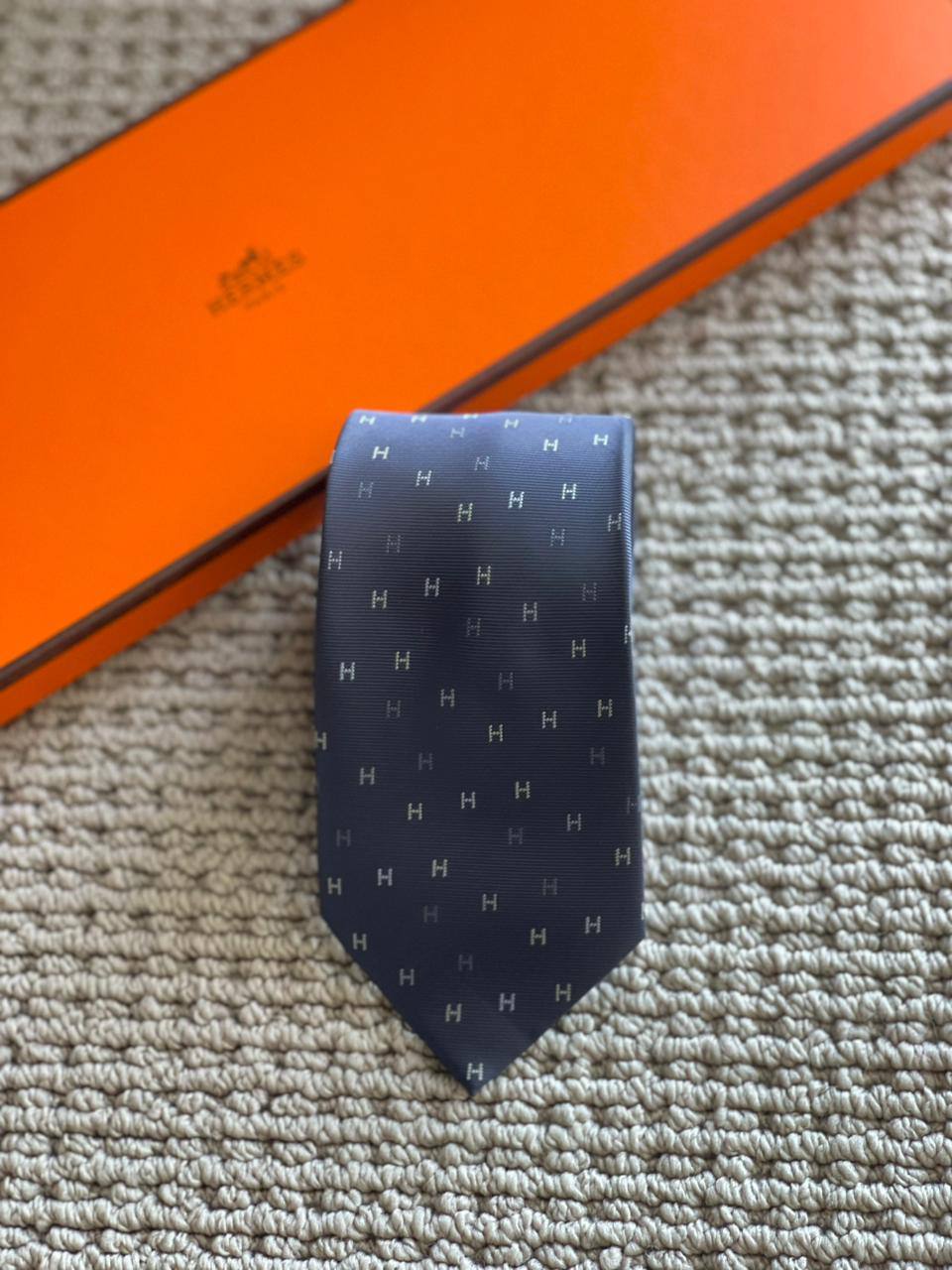 HERMES
TIE
*New Collection*
*Master Quality*
180 dhs💓

Zain179
♥️♥️♥️