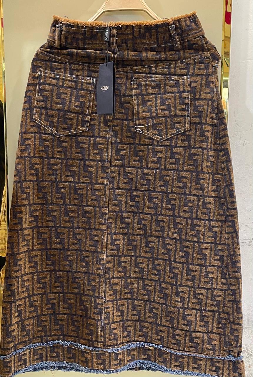 *New collections    
160 dhs🇦🇪🇦🇪
*good  quality  
*Sizes:S M L * 
*AVAILABLE NOW*💕❤️

Zain231
♥️♥️♥️