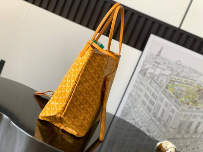 Goyard
Saint Louis 

bag Size 
34 cm

For Price 👇 WhatsApp✅
0568585901 
0507557372
0552275751 Owner Zain 👌

Zain274
♥️♥️♥️