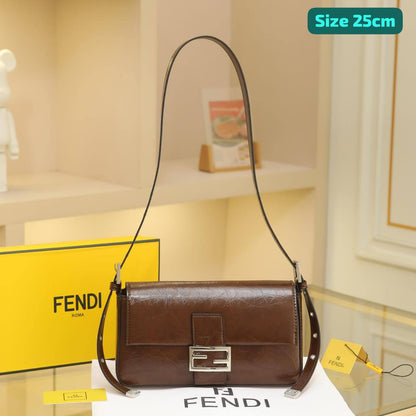 Fendi

95 dhs🇦🇪🇦🇪

Withbox

Zain186
♥️♥️♥️