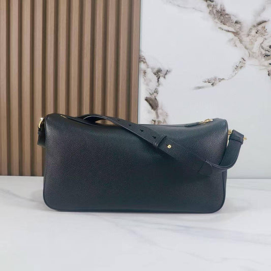 Gucci
Master
31cm 🥰 
260 dhs❣️

Zain228
♥️♥️♥️