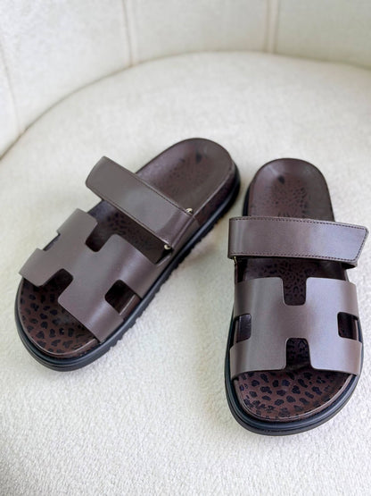 hermes
Super *AAA* *+* Quality 💯

With original packing🎁🎁

SIZE:36and42
Available now
430 dhs🇦🇪🇦🇪🇦🇪

Zain309
♥️♥️♥️