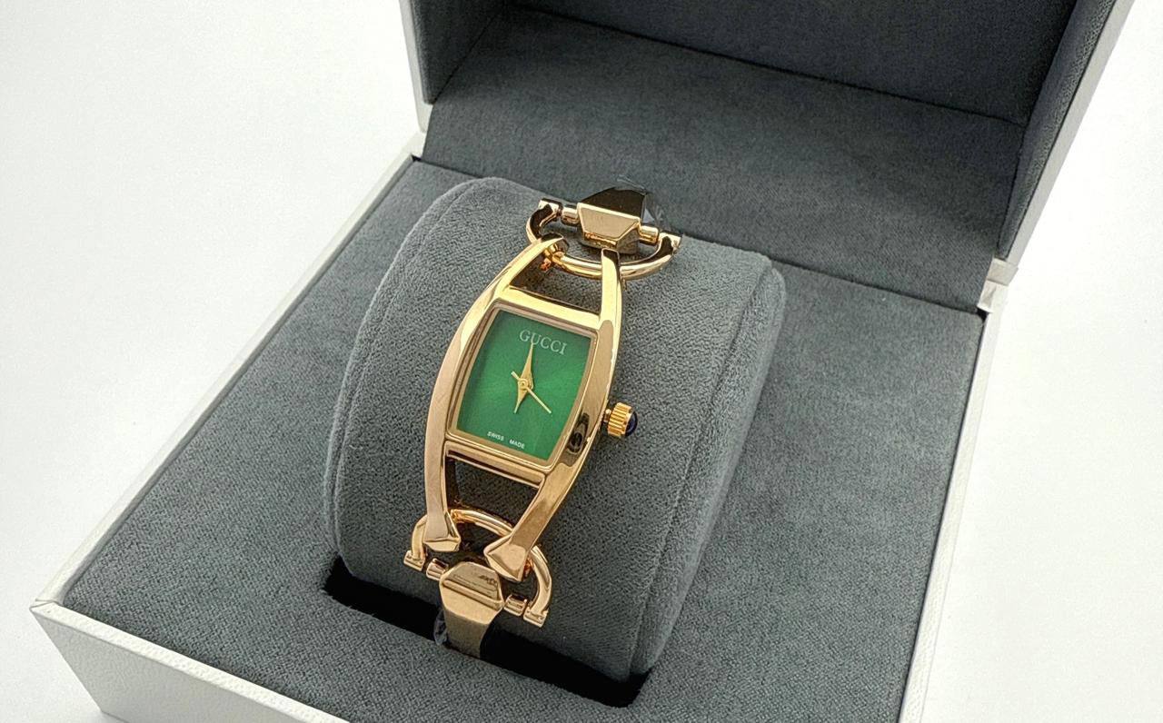 New ladies watch 
55 dhs🪙🌨️

Zain45
♥️♥️♥️