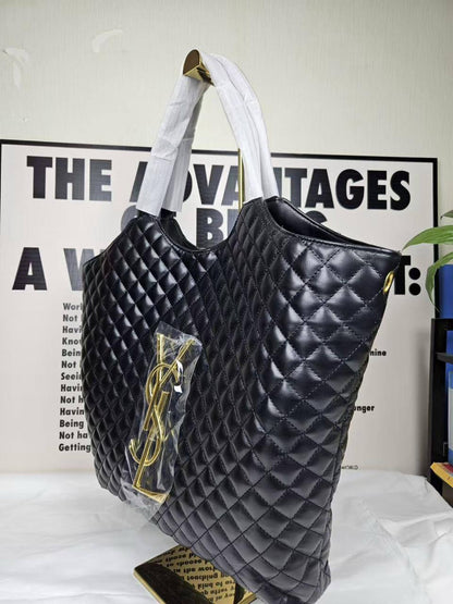 YSL
50*33*6 cm
85 dhs❤️

Zain17
♥️♥️♥️