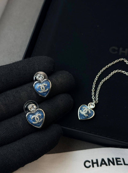 CHANEL 🤍
↗️ *Super Master Quality ®️*
* *New Collection*
* ⁠EARINGS & NECKLACE

*170 dhs❣️* with *Normal* Box & Bag
*220 dhs❣️* with *Original* Packaging

Zain209
♥️♥️♥️