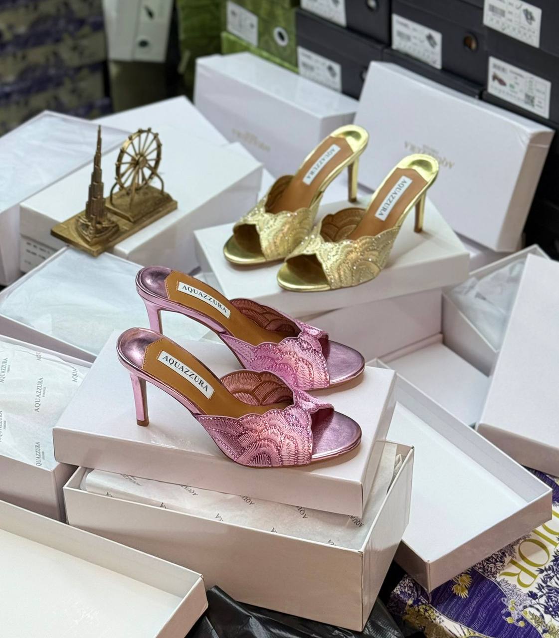 New Aquazzura 

Size  .  36.  to 41

170 dhs💓

Zain80
♥️♥️♥️